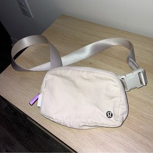 Lulu lemon 1L belt bag